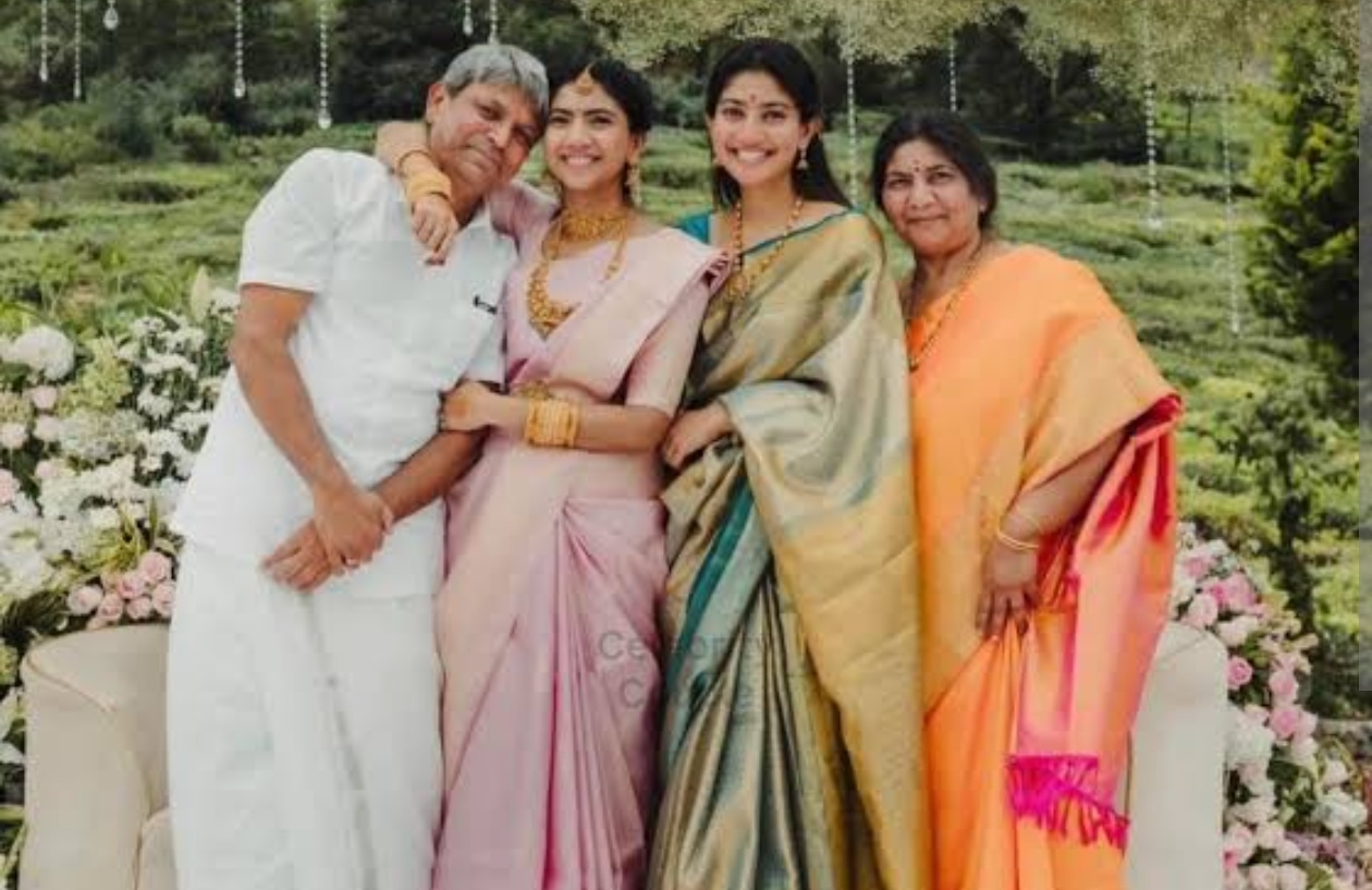 Senthamarai Kannan, family photograph